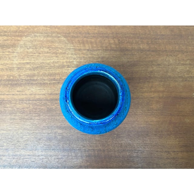 Blue Mid-Century Modern Flower Design Pottery Vase by Aldo Londi for Bitossi, Italy, 1960s For Sale - Image 8 of 16