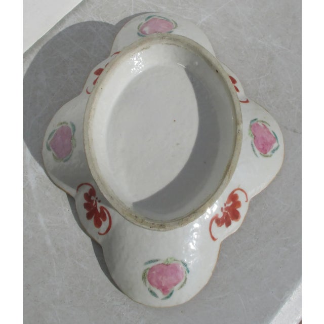 Chinese Quatrefoil Rose Medallion Bowl. Early 19th Century For Sale - Image 4 of 10