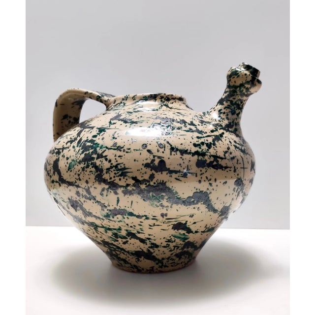 Vintage Beige and Green Lacquered and Handpainted Terracotta Vase, Deruta, Italy, 1950s For Sale - Image 4 of 10