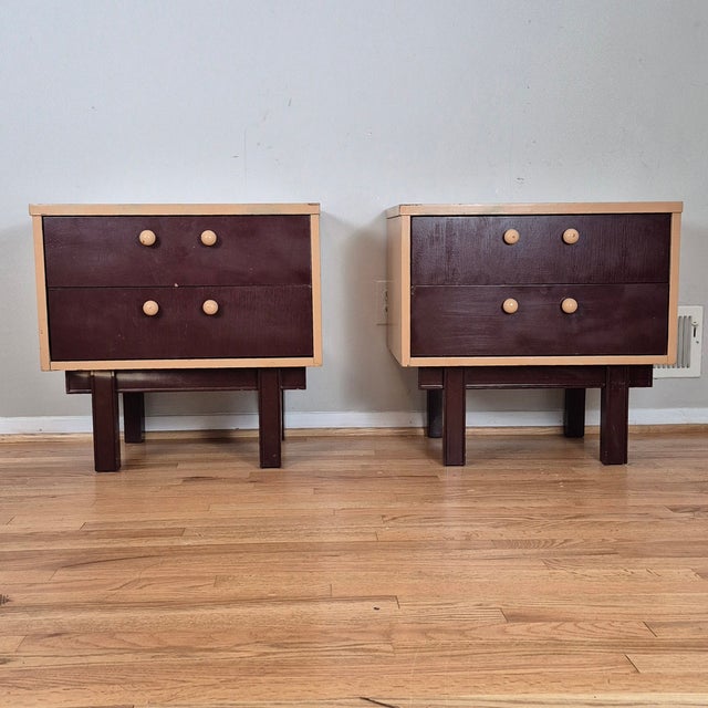 Johnson Furniture Co. Mid Century Modern Two-Tone Side Tables Night Stands, Manner of Paul T. Frankl, a Pair For Sale - Image 4 of 14