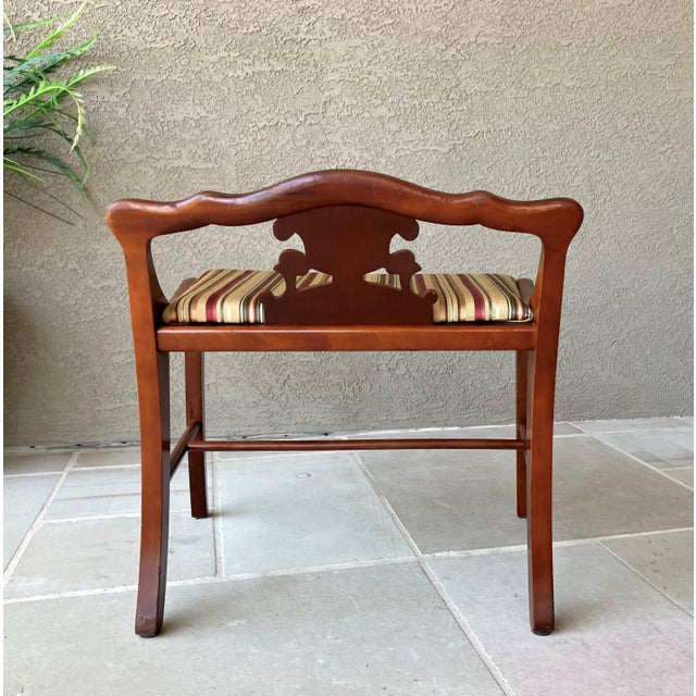 Circa 1940 Duncan Phyfe-Style Scroll Splat Low Back Petite Window / Entryway Bench For Sale In Austin - Image 6 of 18