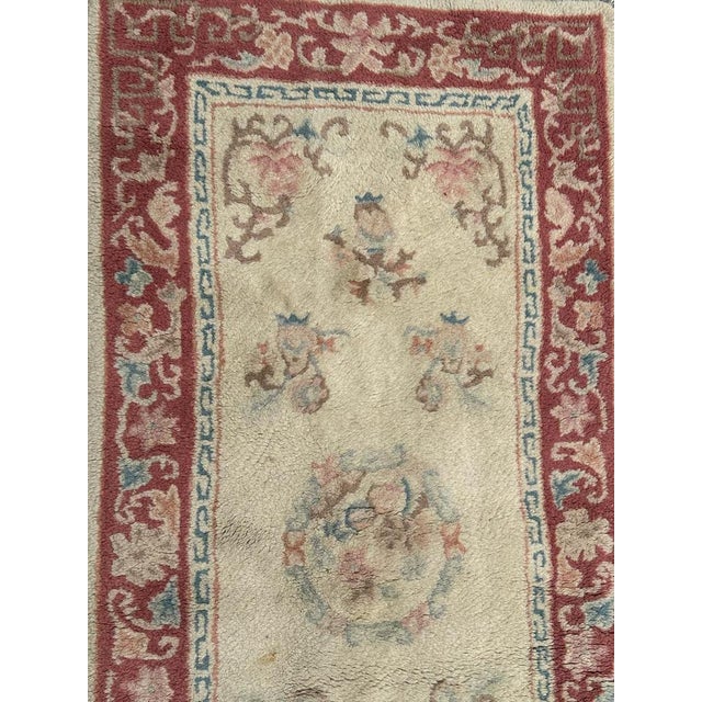 Nice mid century Chinese rug with beautiful Chinese design and nice colours with white, pink, blue, green and brown,...