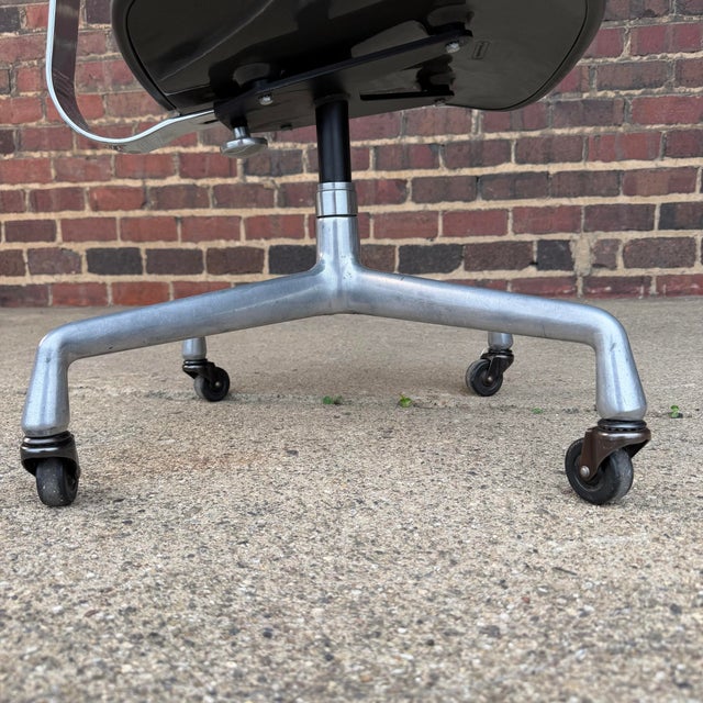 Eames Charles and Ray Eames Aluminum Group Secretarial Chair for Herman Miller For Sale - Image 4 of 10