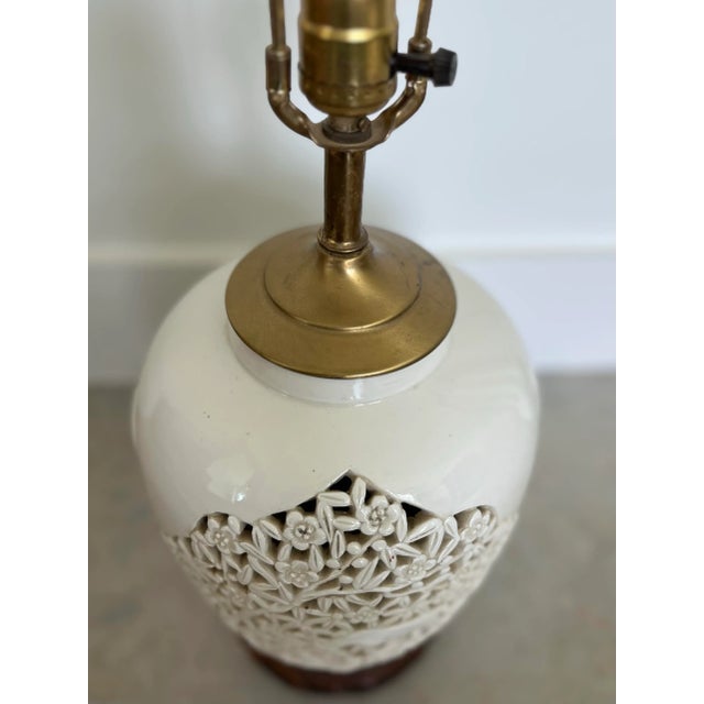 Alabaster Mid-Century Blanc De Chine Reticulated Table Lamp For Sale - Image 8 of 10