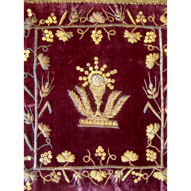 French Mid 19th Century French Embroidered Chalice Hard Cover Veil For Sale - Image 3 of 9