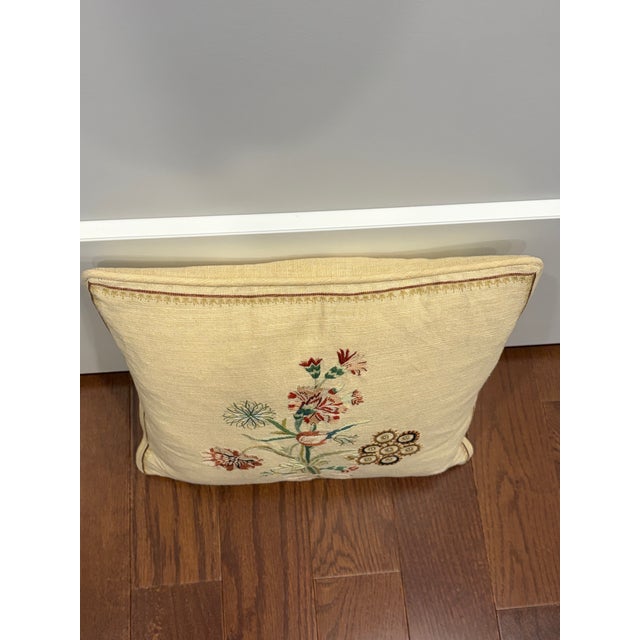 Hand-Embroidered Botanical Floral Linen Throw Pillow For Sale - Image 4 of 5
