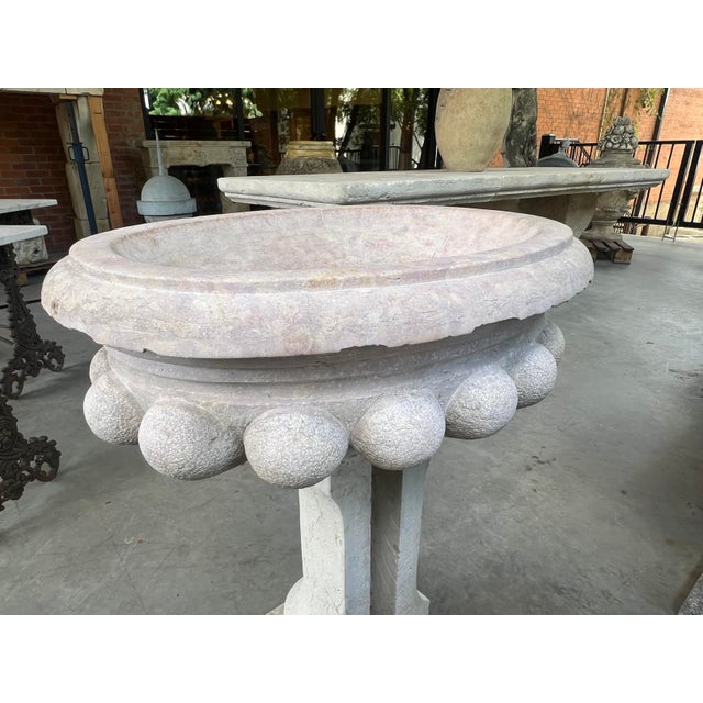 18th Century Italian Holy Water Font in Carved Marble For Sale - Image 13 of 18