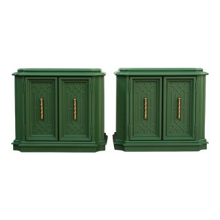 Late 20th Century Pair of Mid-Century Fretwork Green and Gold Nightstands For Sale