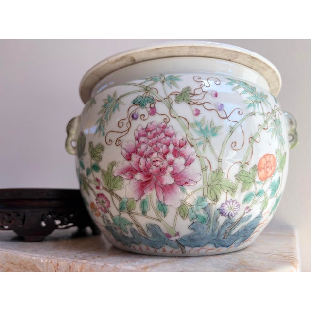 Ceramic Antique Chinese Famille Rose Daoguang Qing Style Lidded Porcelain Jar 1920-30 For Sale - Image 7 of 10