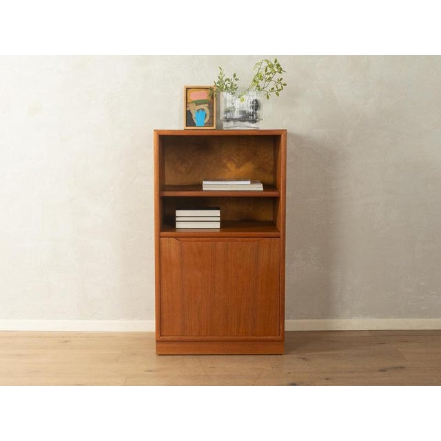 Vintage Chest of Drawers in Solid Wood, 1960s For Sale - Image 9 of 9