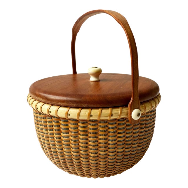 Vintage Signed Nantucket Lightship Basket – Handcrafted With Lid, Bone Handle & Geometric Pattern For Sale