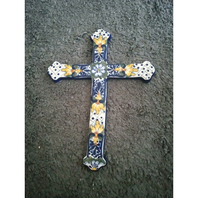 1970s Gorgeous Talavera Mexico Folk Art Crucifix Cross For Sale - Image 5 of 6