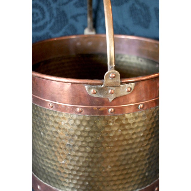 Late 19th Century Early 1900s English Copper and Brass Pot With a Handle and Grommets For Sale - Image 5 of 10