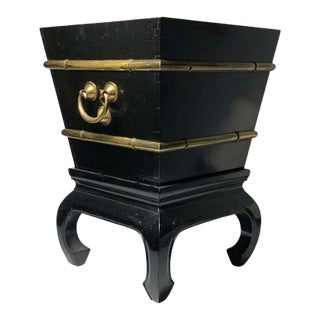 Vintage Hollywood Regency Chinoiserie Oriental Planter Side Table For Sale
