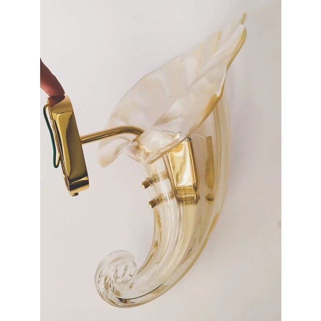 Gold Cornucopia Wall Lamp in Gold Leaf & Murano Glass attributed to Murano for Manifattura Di Murano For Sale - Image 8 of 10