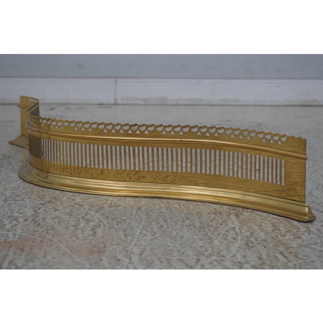 Metal Virginia Metalcrafters Williamsburg Style Brass Fireplace Fender For Sale - Image 7 of 10