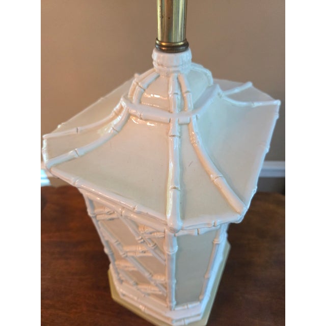 Mid 20th Century Vintage Regency Glazed Ceramic Pagoda Lamp For Sale - Image 5 of 13