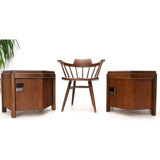 Late 20th Century Pair of Hexagon Walnut End Side Tables w/ One Door Cabinets Storage Compartment For Sale - Image 14 of 17