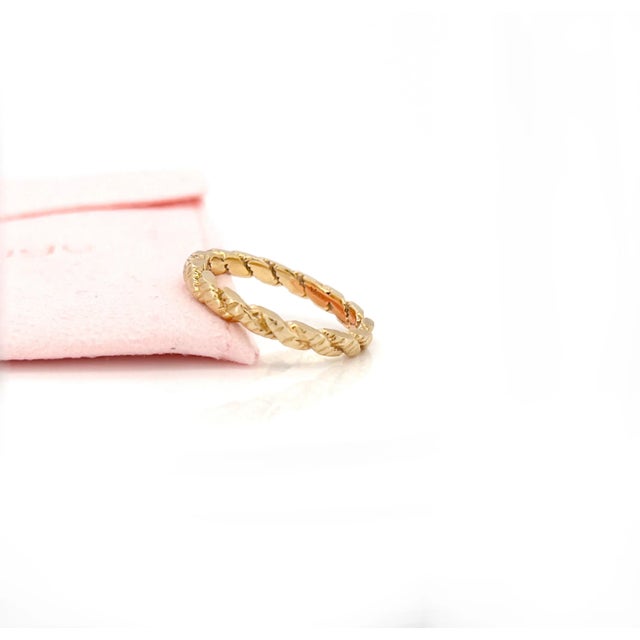 Vintage 14k Flat Rope Band, Size 6.25 For Sale - Image 4 of 5