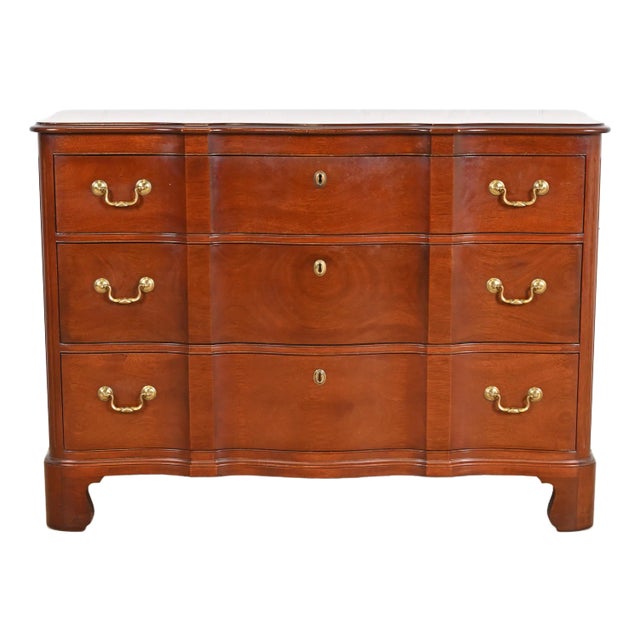 Baker Furniture Style Georgian Carved Solid Mahogany Block Front Chest of Drawers For Sale