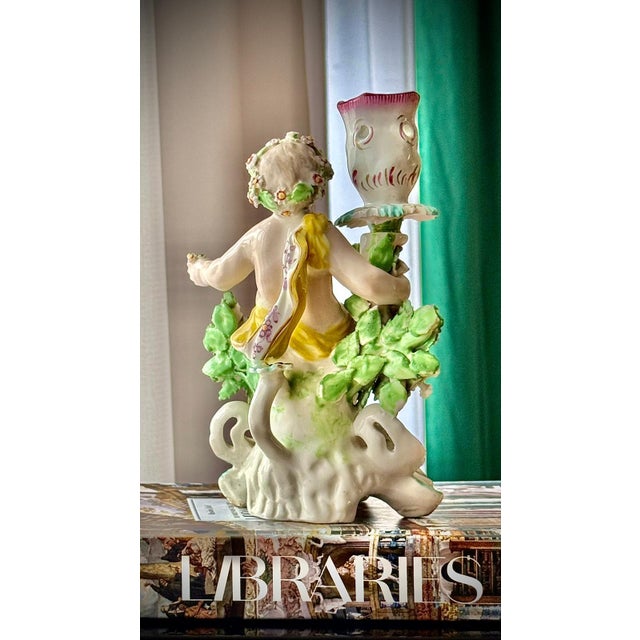 Ceramic English Georgian Candlesticks in Derby Porcelain, 1760s, Set of 2 For Sale - Image 7 of 18