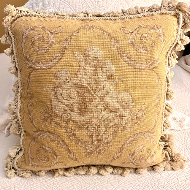 Add timeless elegance and old-world charm to your interior with this beautiful vintage tapestry-style decorative pillow....