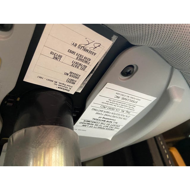 2000s I2i Steelcase Lounge Chairs- Set of 2 For Sale - Image 11 of 13