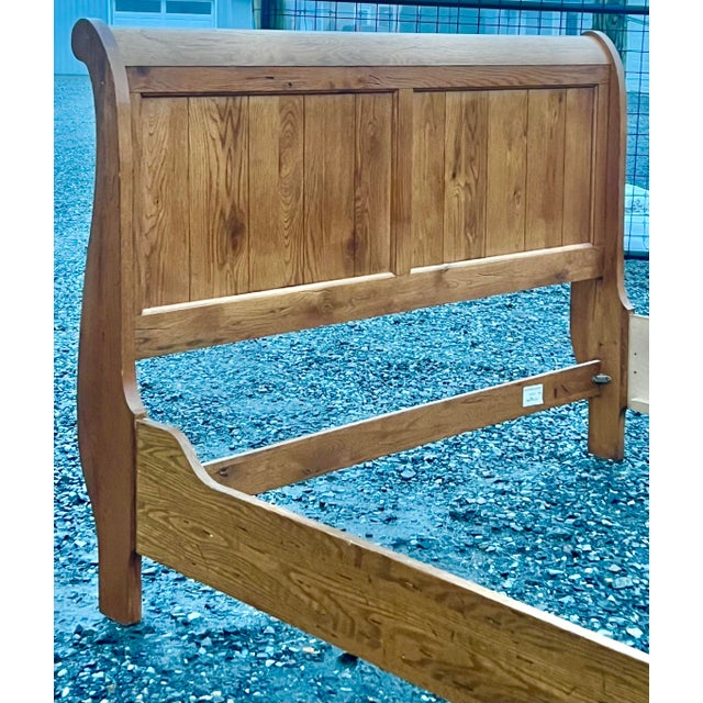 Broyhill Attic Heirlooms Made in Usa Sleigh Bed Queen Size Chairish