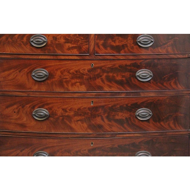Flame Mahogany Bowfront Chest of Drawers, 1810 For Sale - Image 3 of 11