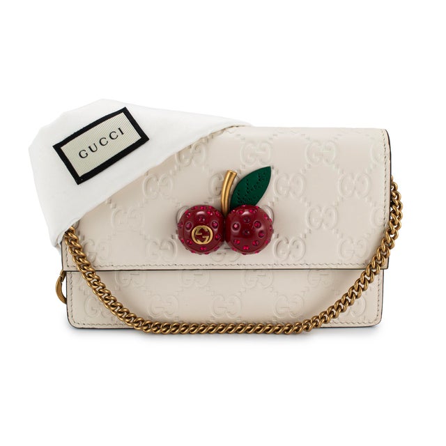 Gucci Gg Guccissima White Mini Cherry Gold Tone Hardware Chain Shoulder Bag For Sale - Image 10 of 11