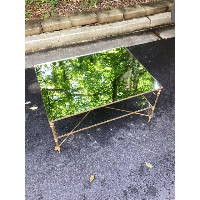 Vintage Hollywood Regency Antiqued Brass Finish & Mirrored Two Tier Coffee Table For Sale - Image 4 of 6