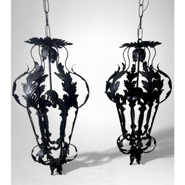 Early 20th Century Italian Florentine Renaissance Revival Style Pair Italian Wrought Iron Lanterns For Sale - Image 4 of 18