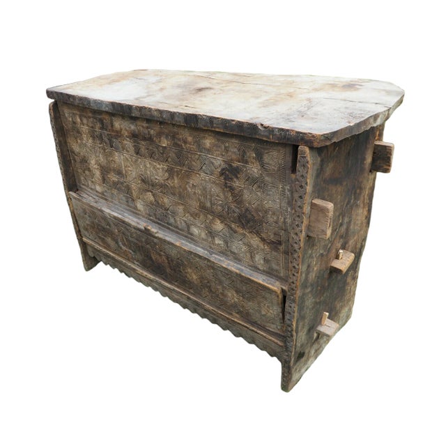 Antique Orient Cedar Wood Treasure Dowry Chest from Nuristan Afghanistan, 19th Century For Sale