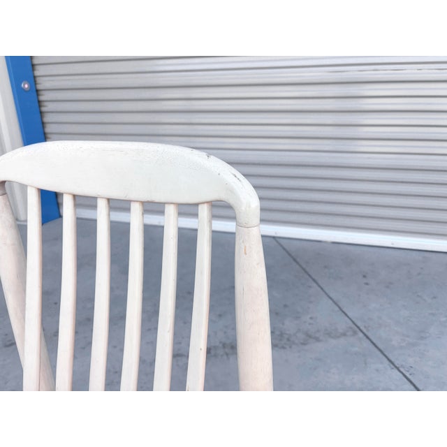 1990s Mid-Century White Slatted Dining Chairs With Black Vinyl Seats - Set of 6 For Sale - Image 13 of 14