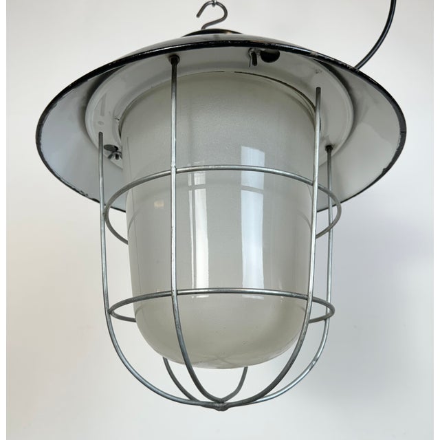 Industrial Black Enamel Factory Hanging Lamp from Elektrosvit, 1960s For Sale - Image 4 of 15