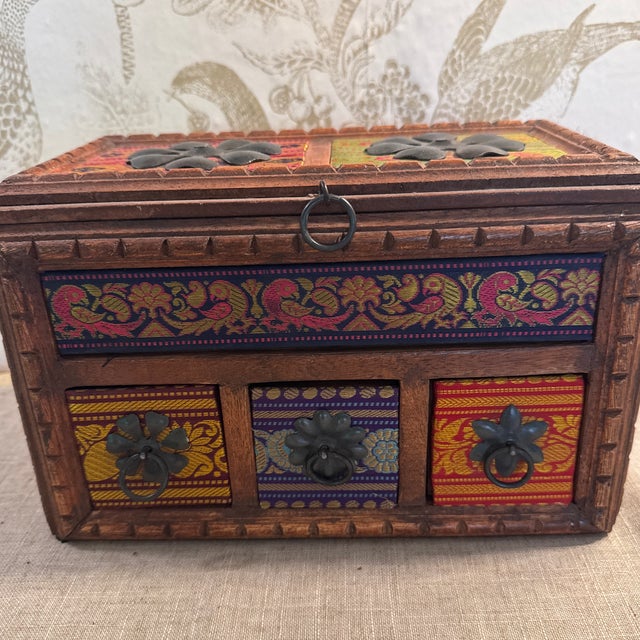 Late 20th Century Vintage Wood, Fabric, and Metal Jewelry Storage Box India For Sale - Image 5 of 11