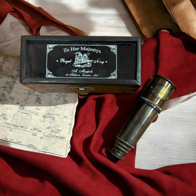 Mid 20th Century Vintage Maritime Royal Navy Brass Telescope For Sale - Image 5 of 10