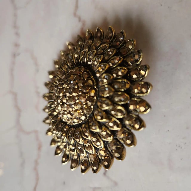 Signed Weiss Brooch Starburst Pin stunning Gold Tone with brilliant Stones Diamanté Pavé four tier setting approximately 2...