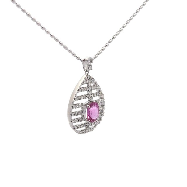 Early 21st Century 2.16 Carat Pink Sapphire Diamond 18k White Gold Pendant Necklace For Sale - Image 5 of 7
