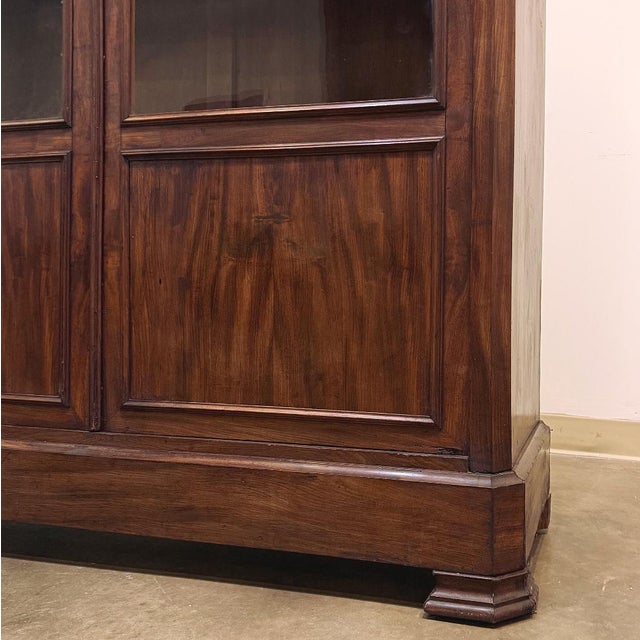 19th Century French Louis Philippe Mahogany Bookcase With Glazed Doors For Sale - Image 12 of 16