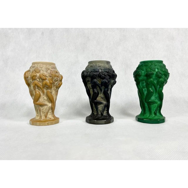 Forest Green Small Grape Vase in Jade Glass attributed to František Pazourek, 1990s For Sale - Image 8 of 9