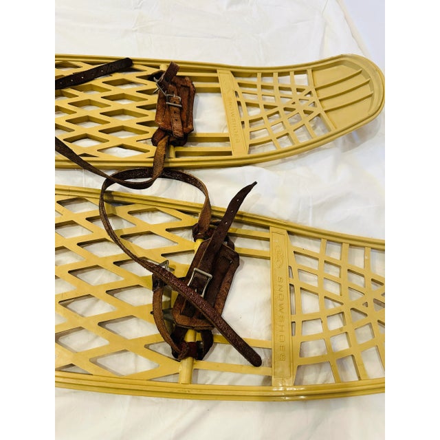 Mid-Century Modern Vintage Victor Snowshoes by Woodstream Corporation – 1960s-70s - 41” Model For Sale - Image 3 of 4