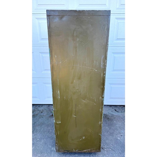 Early 20th Century Yawman & Erbe Industrial 5 Drawer Steel Filing Cabinet in Olive Green For Sale - Image 11 of 15