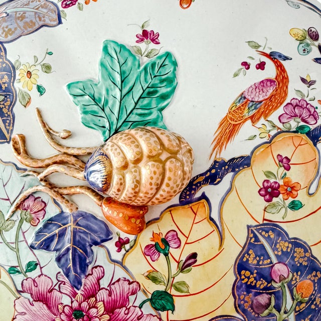 Mottahedeh 1990s Mottahedeh Tobacco Leaf Porcelain Tureen With Underplate, Hand-Painted With Gilt Details, Portugal For Sale - Image 4 of 18