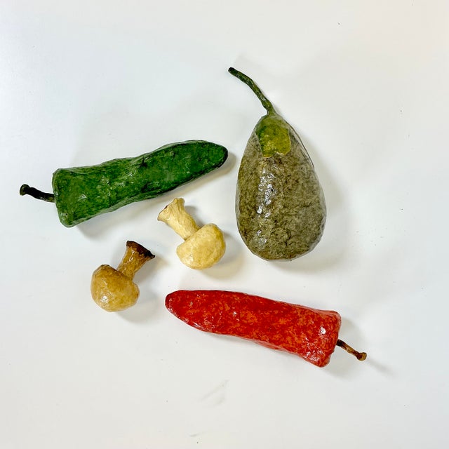 1980s Vintage Boho Chic Lacquered Papier Mache’ Vegetables & Mushrooms Sculptural Objects - Set of 5 For Sale - Image 4 of 10