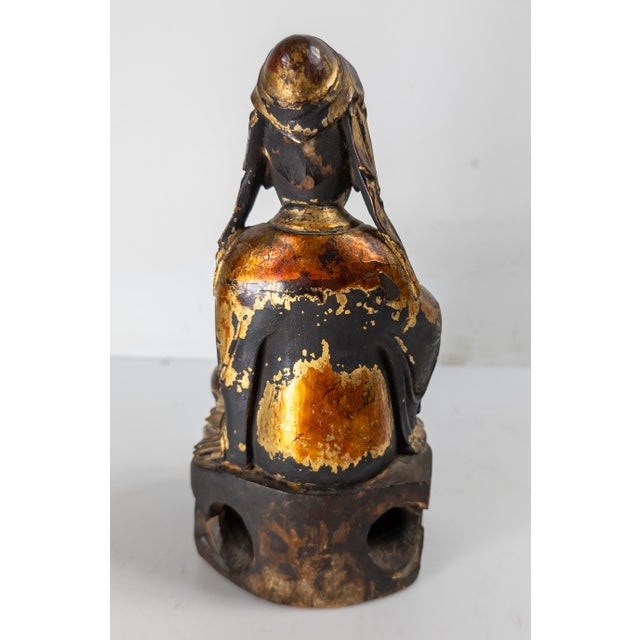 16th Century or Earlier Chinese Ming Dynasty Gilt Lacquer Wood Guanyin Figure For Sale - Image 11 of 16