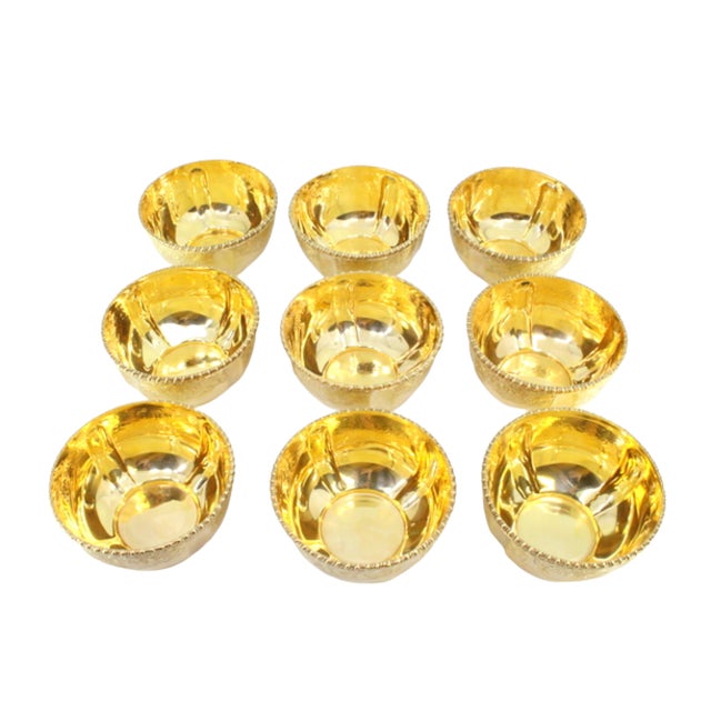 Washbasins in Gilded Silver with Engraved Plant Motifs and Beads, Set of 9 For Sale - Image 6 of 6