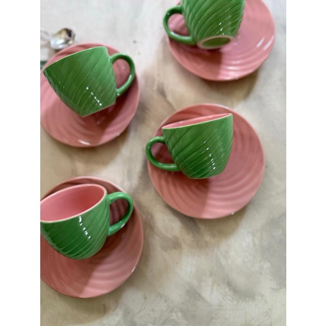 Mid-Century Modern 1950s Set of Four (4) MCM Teacups With Saucers in Pink and Green For Sale - Image 3 of 10