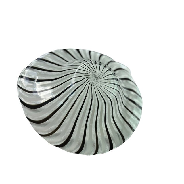 1960s Dino Martens Mid Century Modernist Murano Art Glass Mezza Filigrana Bianco Nero Swirl Freeform Oval Decorative Bowl For Sale - Image 13 of 14