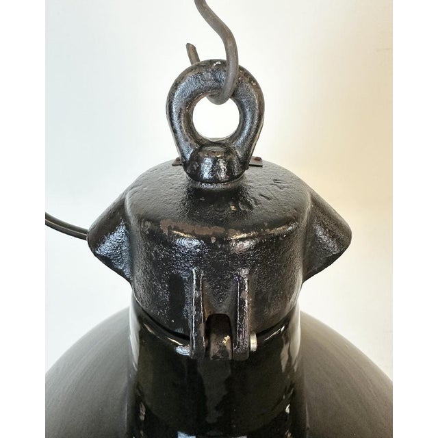 Industrial Black Enamel Factory Lamp with Cast Iron Top from Elektrosvit, 1950s For Sale - Image 6 of 16